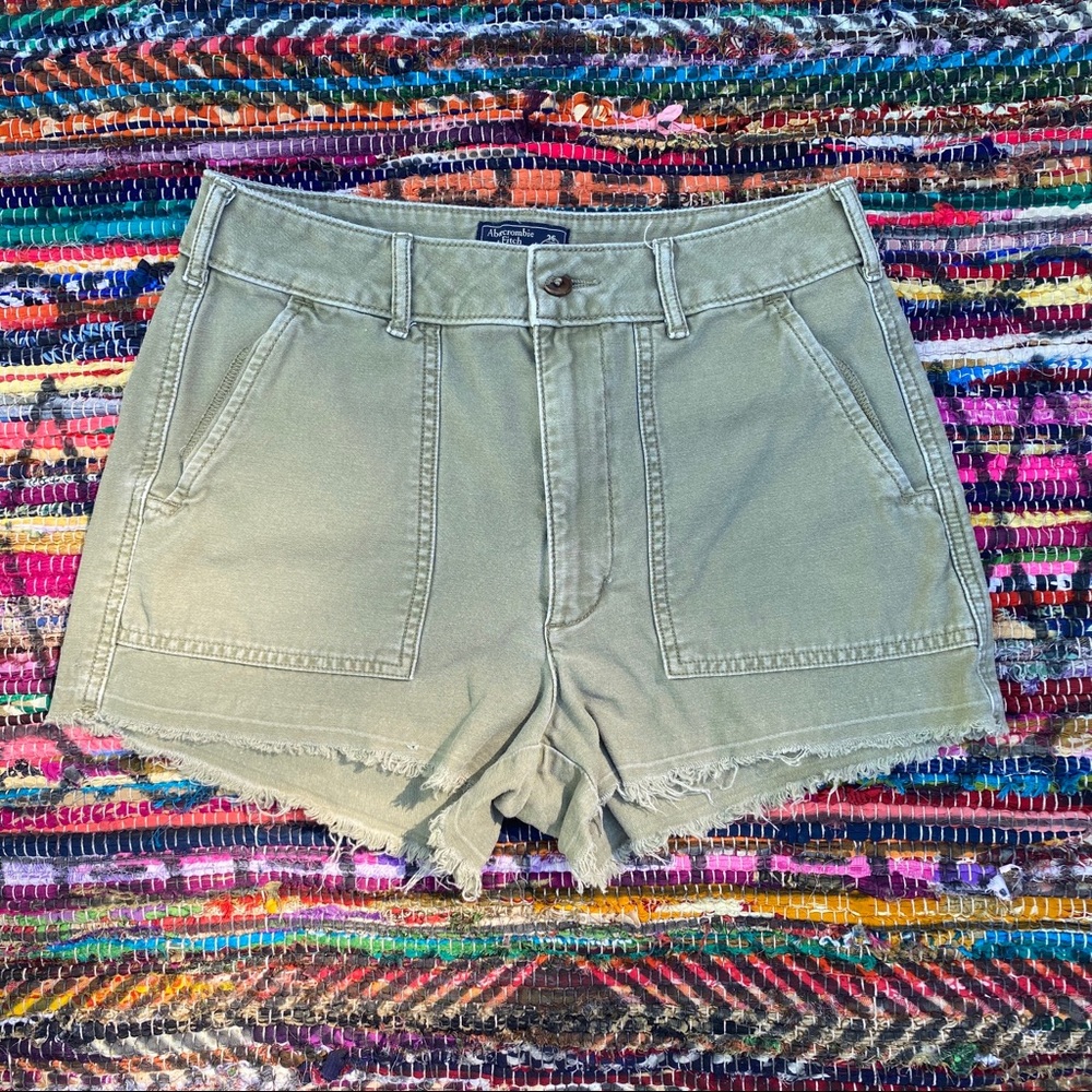 🦋Abercrombie &Fitch - Annie High-Rise Shorts🦋